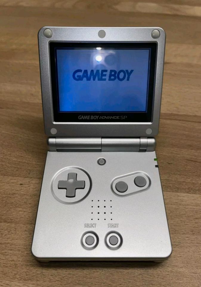 Gameboy Advance SP mit 7 Spielen in Willich