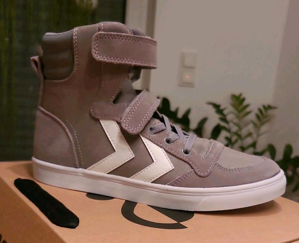 Neu und OVP: Hummel Sneaker high Gr. 34 in Hepberg