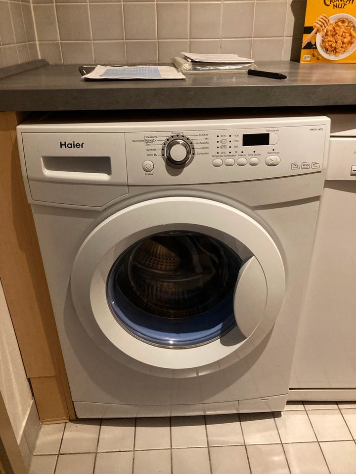 Sehr gut gepflegte Waschmaschine (HAIER) in München