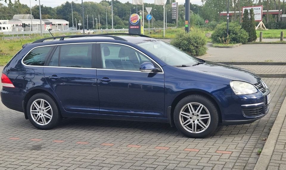 Golf V Variant 1,9TDI, DSG BJ04/2009 in Schwaan