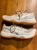Turnschuhe Hallenschuhe Volleyball Handball ASICS Upcourt 37,5 Bayern - Augsburg Vorschau