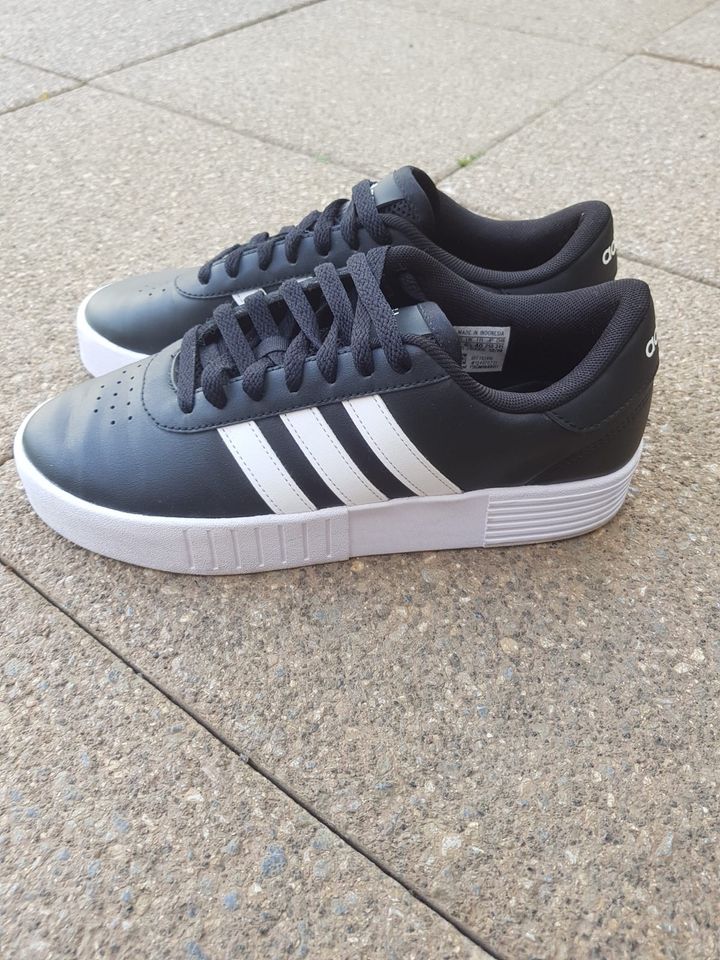 ADIDAS  BREAKNET 2.0 SCHUH in Mönchengladbach