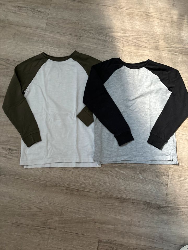 2 coole Next Raglan Shirts gr. 134 in Bocholt