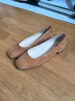 Högl Ballerina Gr. 4 Beige / Braun / Senfgelb Wildleder Hamburg Barmbek - Hamburg Barmbek-Nord Vorschau