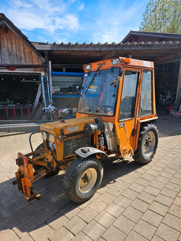 Traktor Schanzlin, klein Traktor, Winterdienst in Häg-Ehrsberg