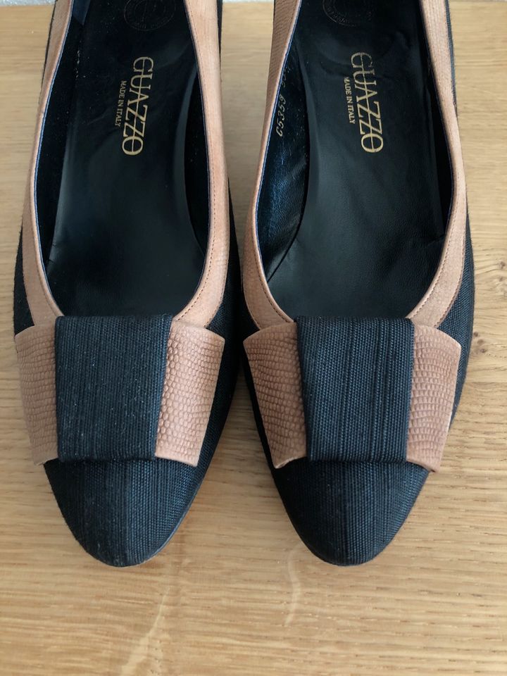 Pumps beige- schwarz Gr.39 Guazzo in Großostheim