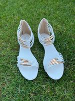 Aldo Sandalen Gr. 40, weiß/gold, neu Nordrhein-Westfalen - Krefeld Vorschau
