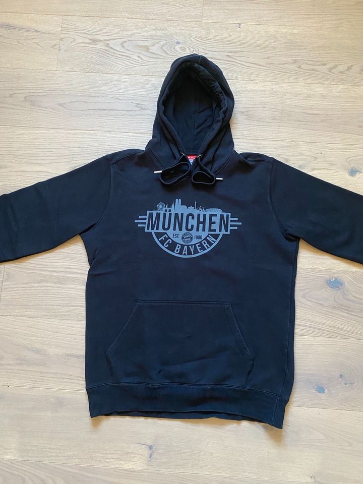 FC BAYERN MÜNCHEN Pullover / Hoodie Größe L TOP in Pfaffenhofen a.d. Ilm