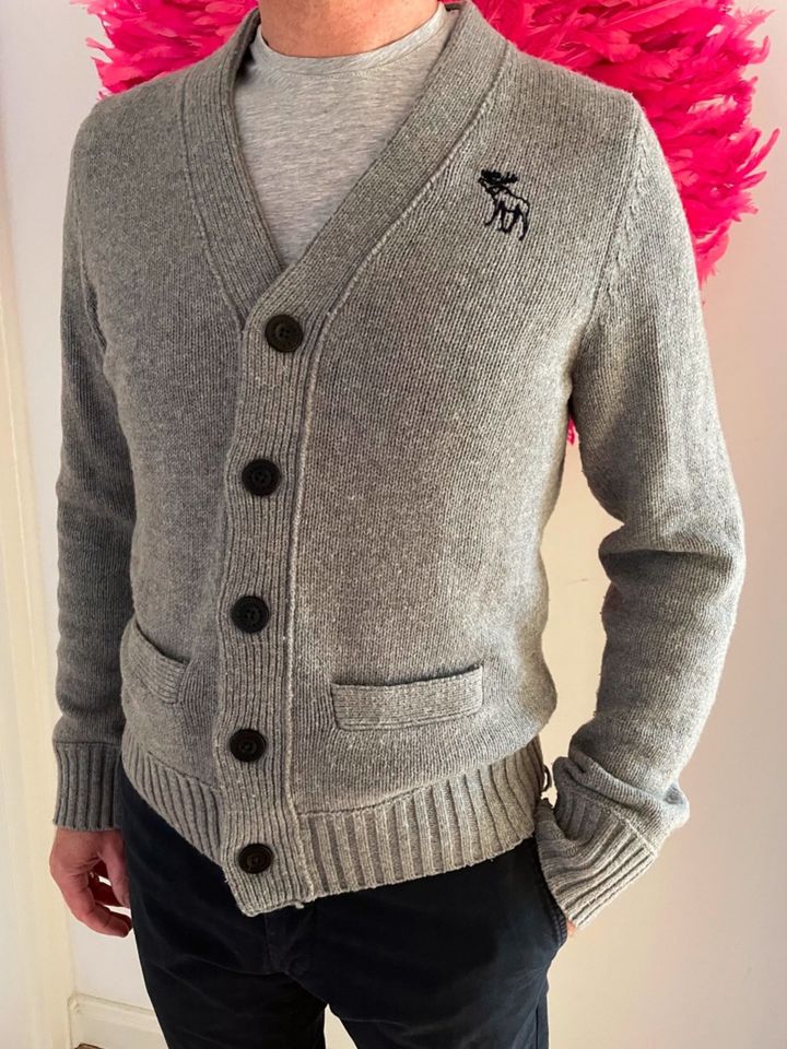 Strickjacke Cardigan Abercrombie & Fitch A&F grau Gr. M in Wandsbek -  Hamburg Wellingsbüttel | eBay Kleinanzeigen ist jetzt Kleinanzeigen