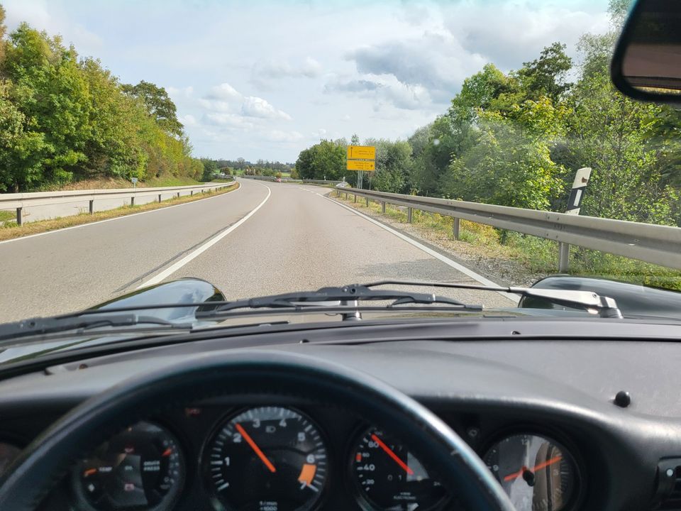 PORSCHE 911 3.2 Cabrio Oldtimer mieten in Puchheim