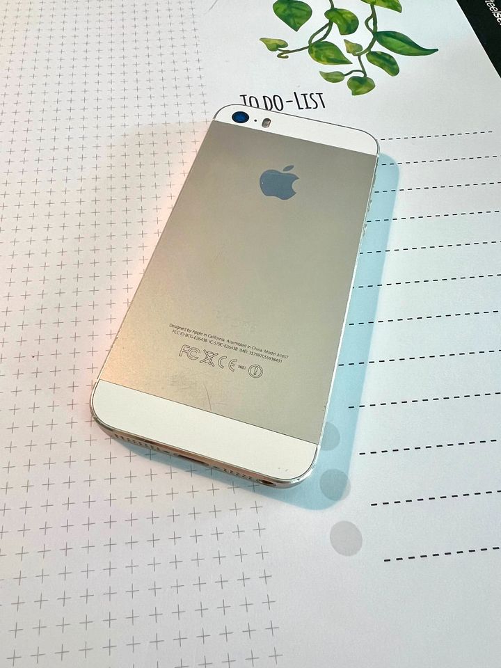 iphone 5s gold 32 GB benutzt, voll funktionsfähig, guter Akku in München