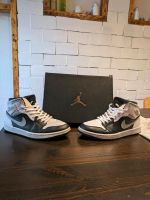 Nike Jordan 1 mid in White Shadow Sachsen-Anhalt - Wanzleben Vorschau