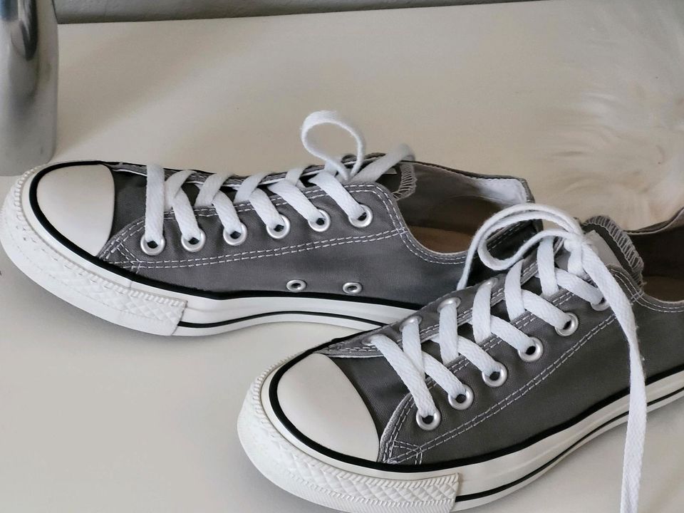 Chucks Converse All Stars grau  Gr. 38 in Eschenburg