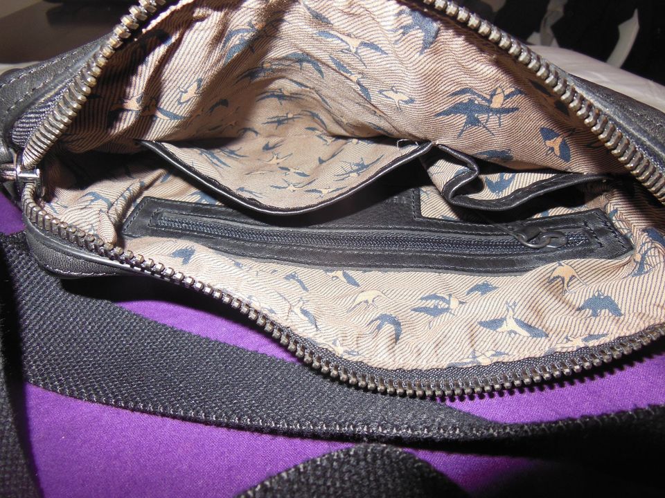 Ted Baker Messenger / Kuriertasche aus echtem Leder mit Beutel in Oberwesel