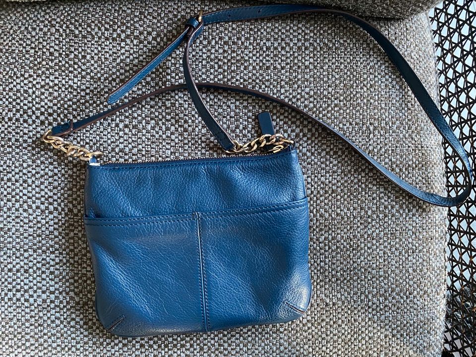Calvin Klein Leder Handtasche blau in Gütersloh