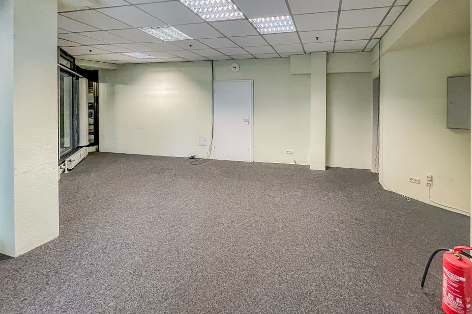 Bürofläche - 33,67 m² - Top Lage - WC - Schaufenster - opt. Parkhausstellplätze in Meschede