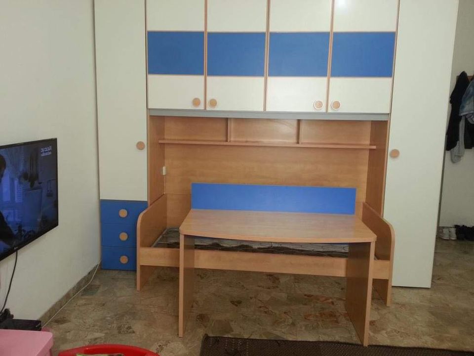 Schlafzimmer komplett mit Schreibtisch in Essen