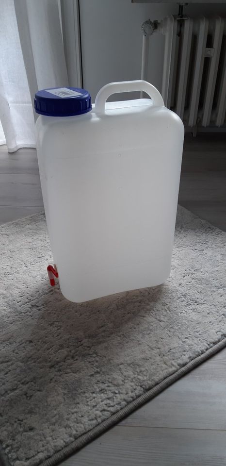 Wasserkanister weiß 19 Liter (wie neu, nur 3 mal benutzt) in Herten