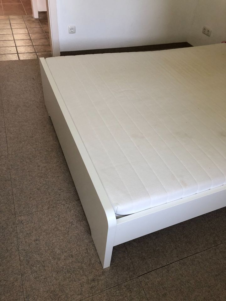 Ikea Bett 140 cm breit in Essen