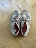 Adidas Sneaker Turnschuh beige Gr. 42 Thüringen - Jena Vorschau