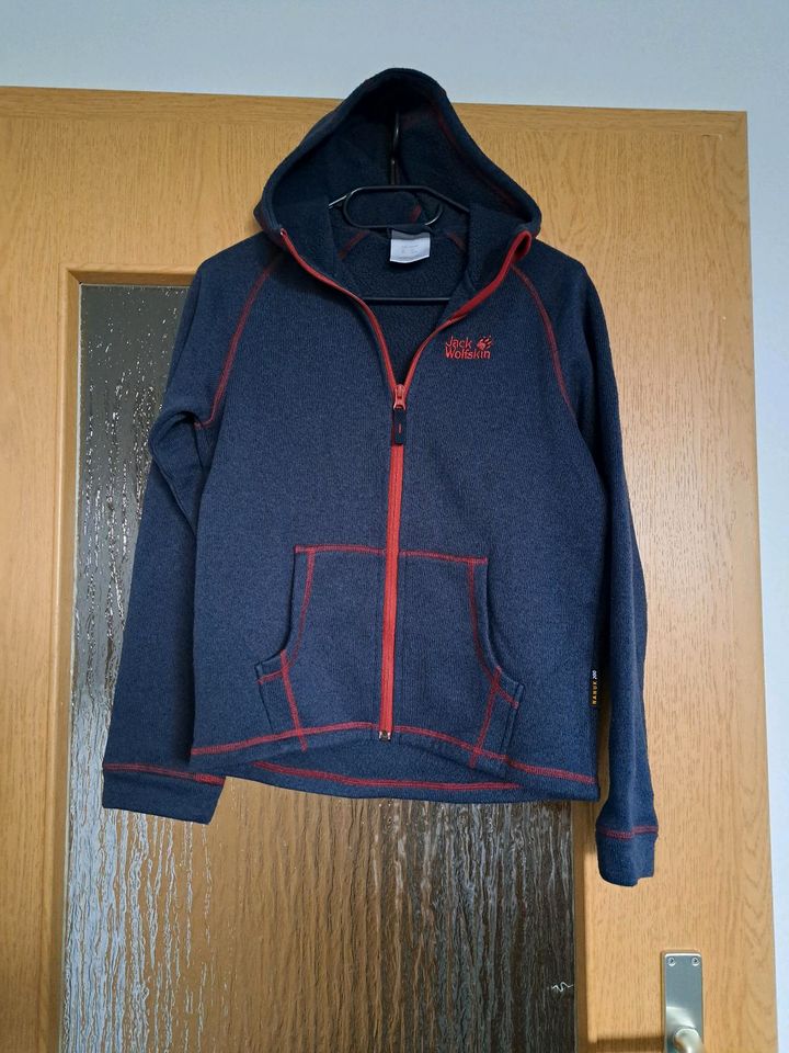 Jack Wolfskin Fleecejacke Kapuze Jacke blau 152 in Glowe Rügen