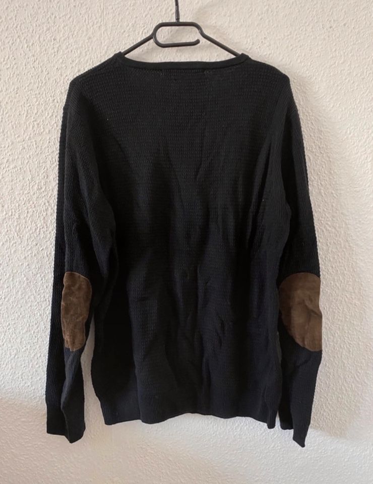 Pullover von Zara schwarz in Nürnberg (Mittelfr)