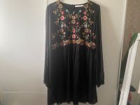 Zara Kleid mit Blumen Gr. XL Niedersachsen - Garbsen Vorschau