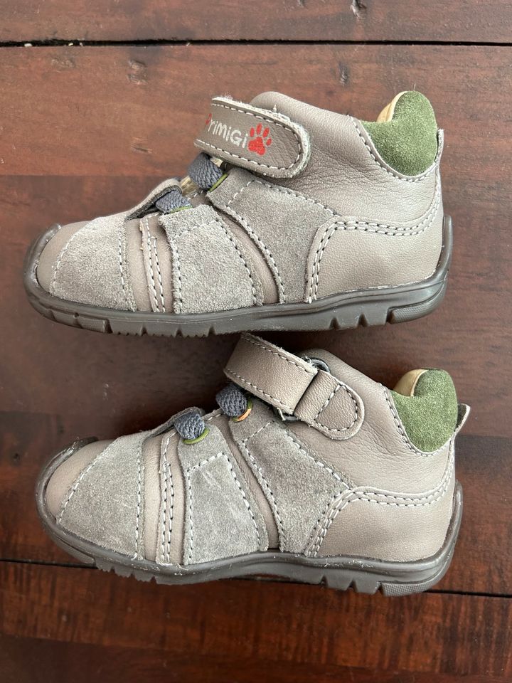 Schuhe Primigi 18 Junge Baby Grau NEU in Moers