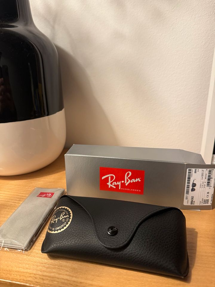 Ray Ban RB4362 in Berlin