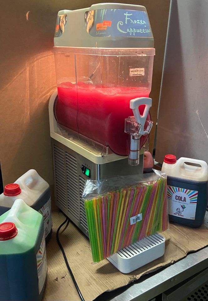 Slush Eis Maschine slushmaschine Eis mieten zu vermieten Sirup in Bad Vilbel