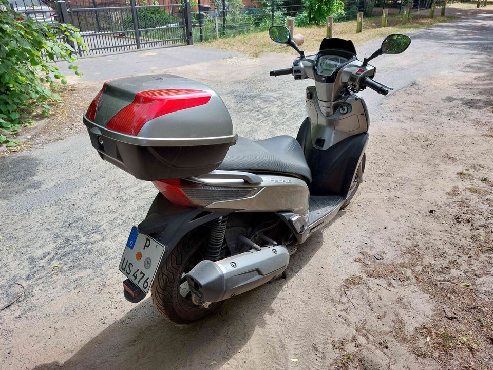 Kymco People GT 300i mit ABS in Potsdam