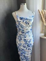 Kleid mit Blumen in Blau Weiß Sommerkleid Midikleid Bremen - Oberneuland Vorschau