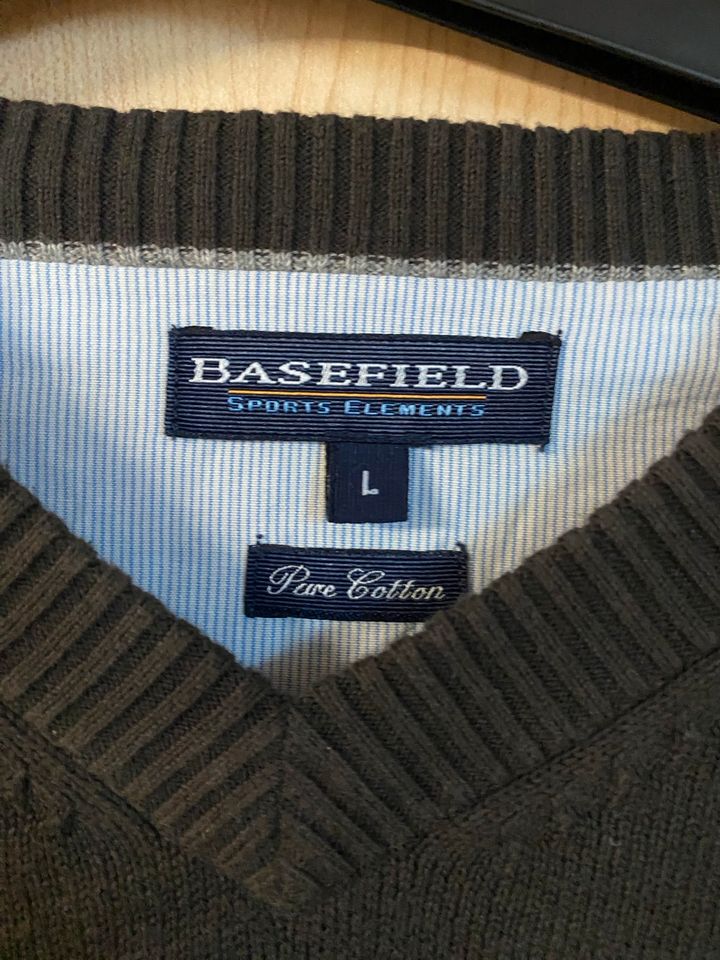 basefield Strickpullover Gr. L in Wildeck