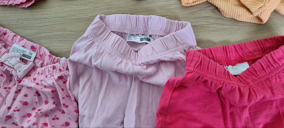 Sommerpaket Gr. 74/80 kurze Hosen, Kleid in Lauda-Königshofen