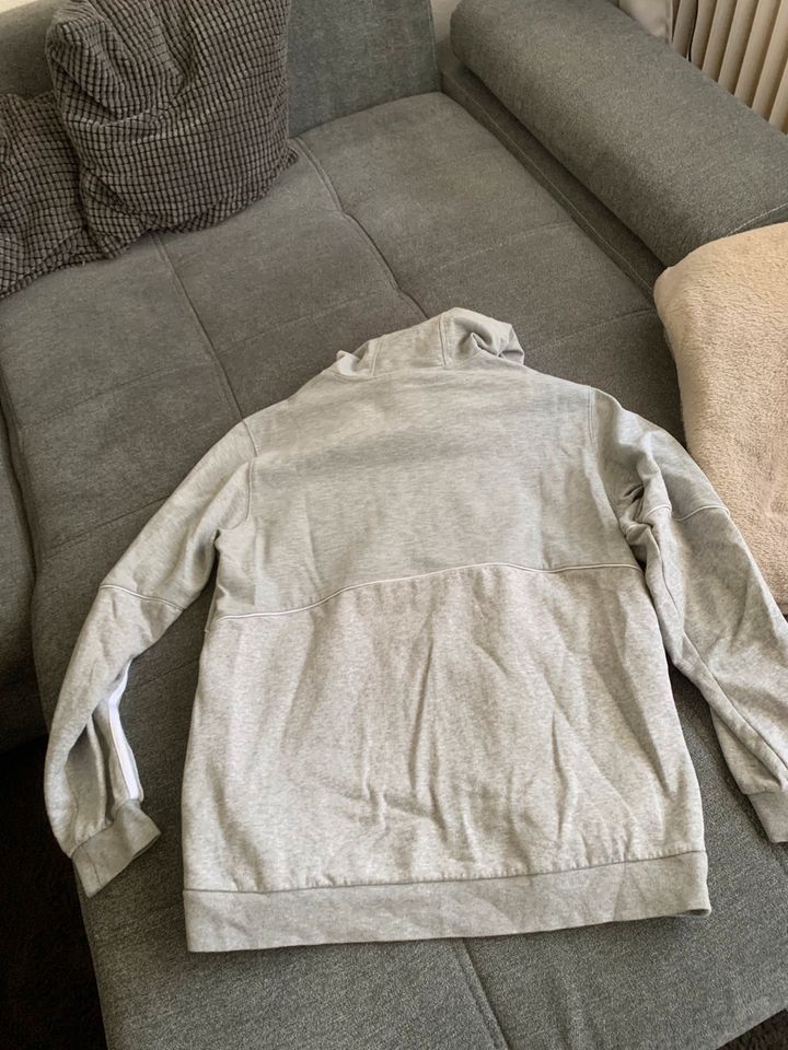 Adidas Pullover Pulli grau weiß Hoodie Herren in Viersen