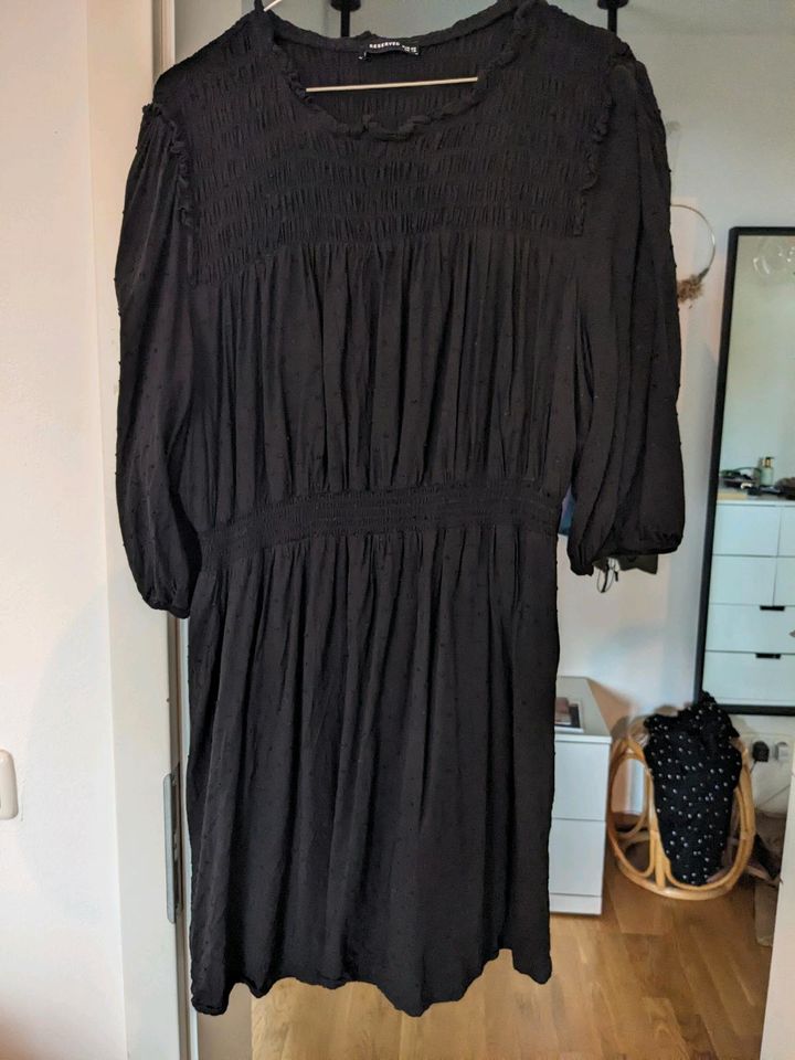 Schwarzes Minikleid Größe 44 in München