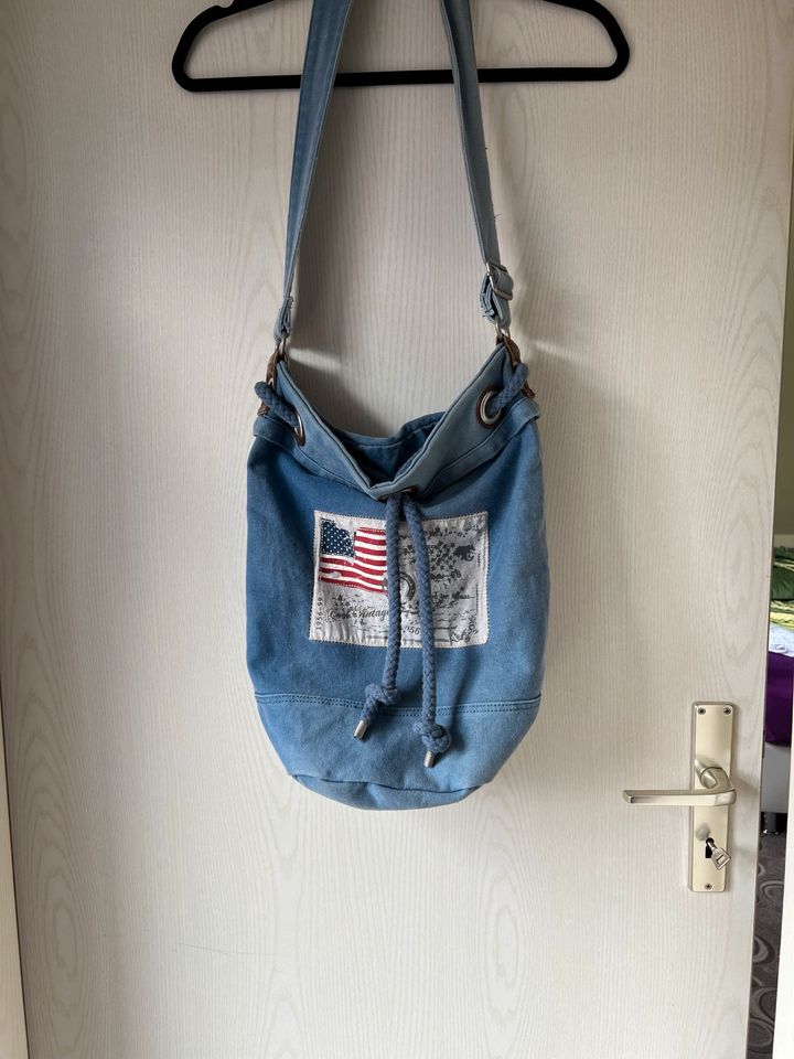 Coole Bag in Jeansoptik in Northeim