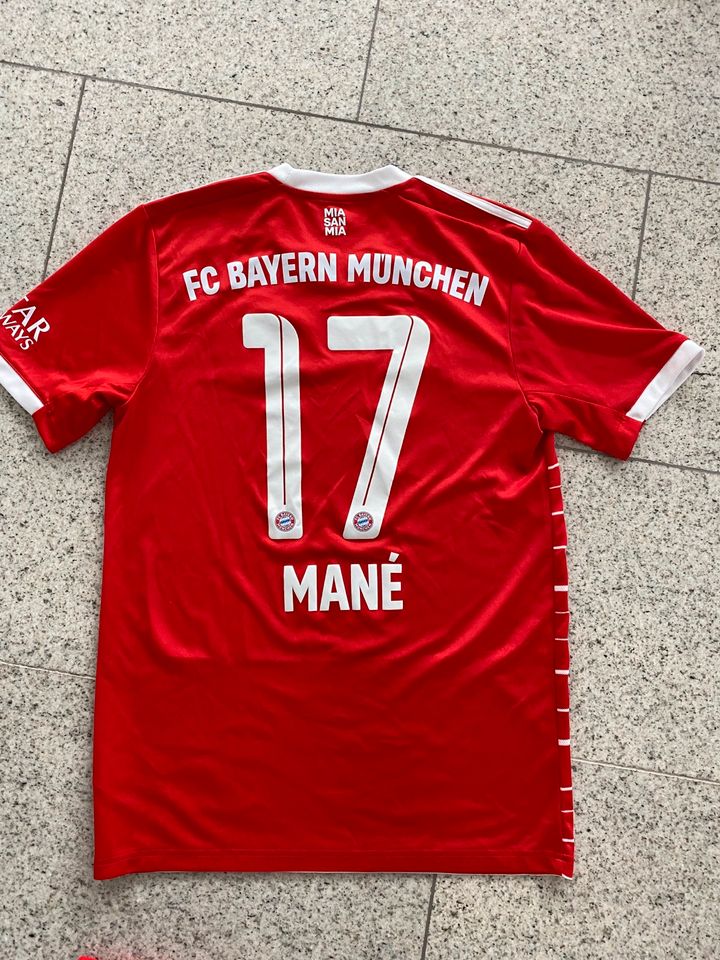 FC Bayern Trikot Hose Set Gr.S , Mané Mane Aufdruck, NEUWERTIG!!! in Goldbach