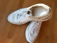 Venturini Sneaker Ledersneaker Echtleder Weiß Gold Schuhe 41 Hessen - Wiesbaden Vorschau