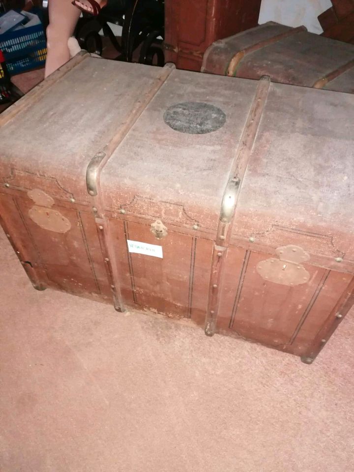 Antike Koffer in Suhl