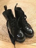 Dr Martens Molly  Größe 39  Neuwertig  schwarz  Plateau Hessen - Schlitz Vorschau