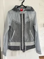 Nike Windrunner splatter, grau, sportswear, Größe S,leichte Jacke Bayern - Greding Vorschau