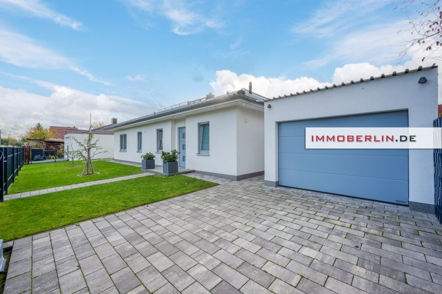 Moderner familienfreundlicher Bungalow mit Südwestgarten in Berlin