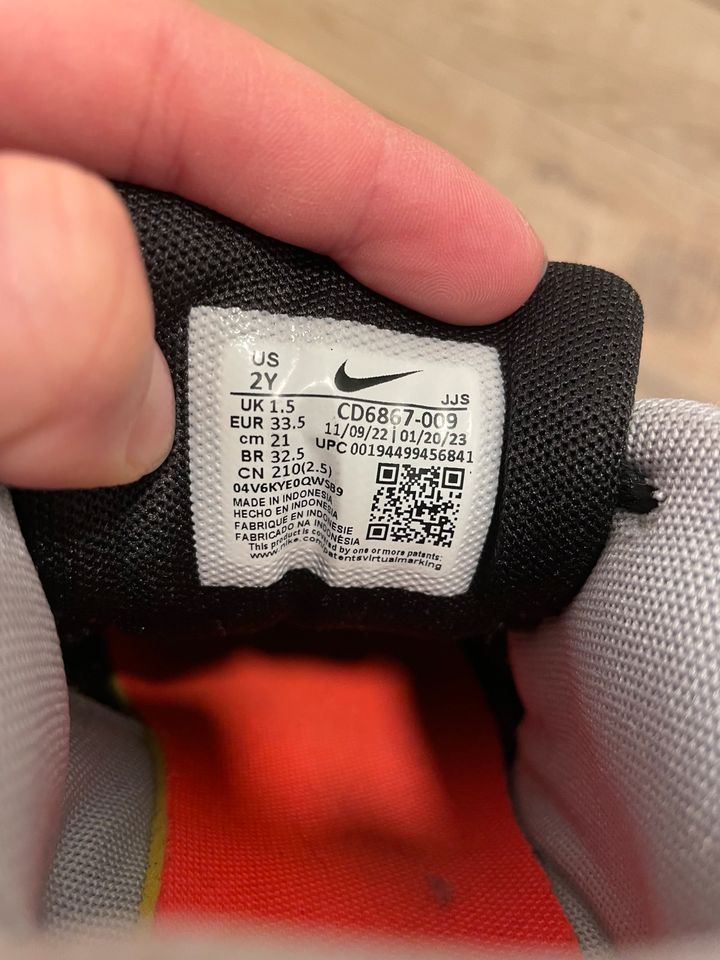 NIKE AIR Größe 33,5 in Wendlingen am Neckar