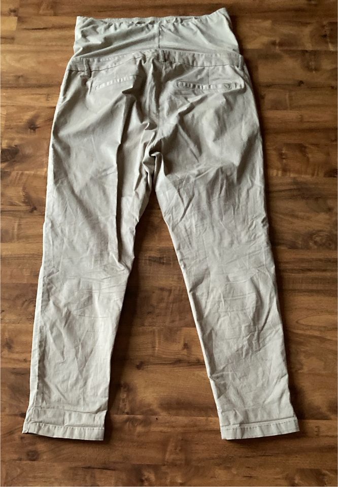 H&M Mama Jeans beige Gr. 42 umstandsmode in Berlin