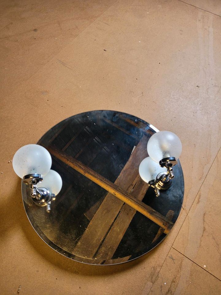 Spiegel rund mit Lampen in Rosdorf