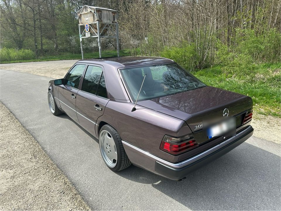 Mercedes Benz W124 300E H-Oldtimer *AMG Styling 2* BornitMetallic in Heidenheim an der Brenz