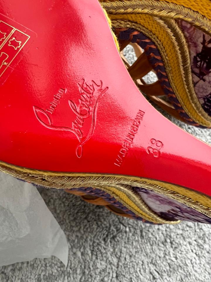 Christian Louboutin Tosca Keil Plateau Sandalen 38 neu in Hamburg
