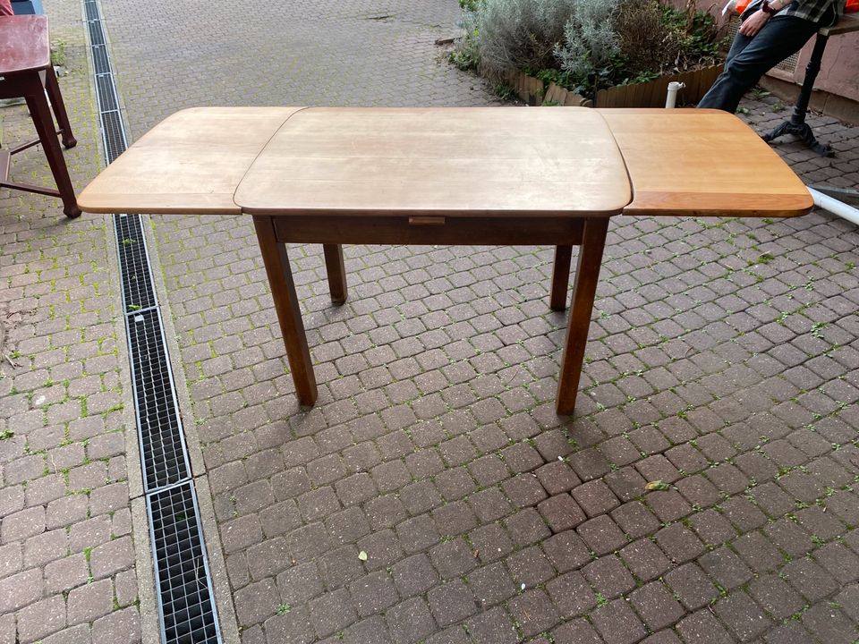 Schöner Holztisch, ausziehbar in Mannheim