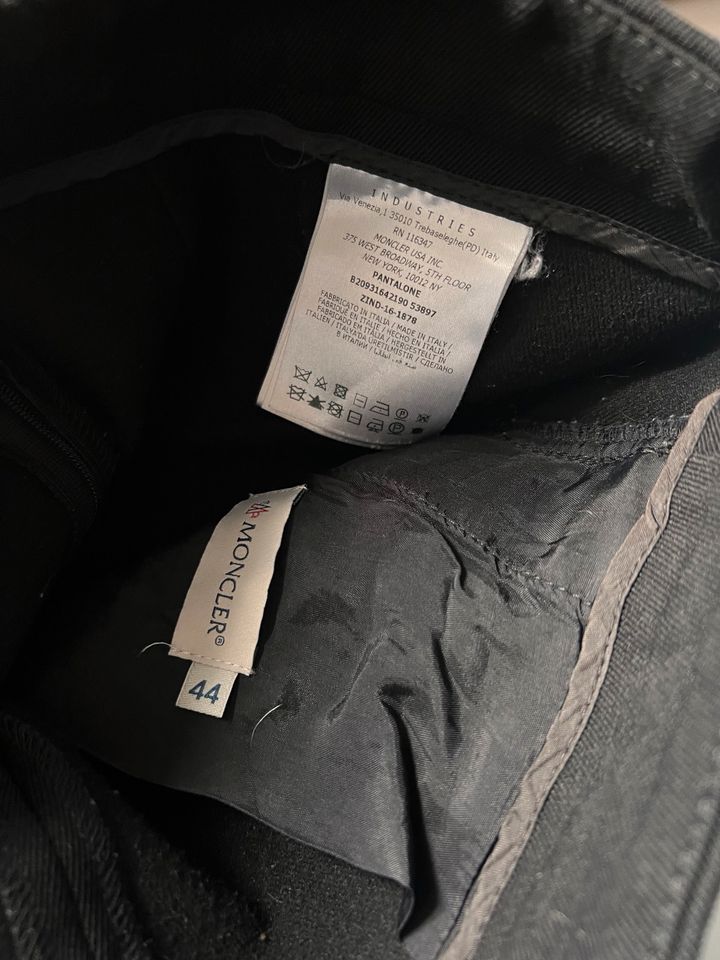 Moncler Hose Gr. 36 schwarz mit Art Gallonstreifen in Lehrensteinsfeld